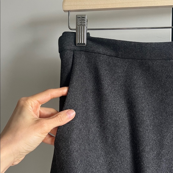Silk/Wool Charcoal Midi Skirt, Size M - Picture 7 of 11